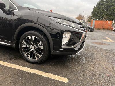 Smart repair on bumper corner of Mitsubishi car