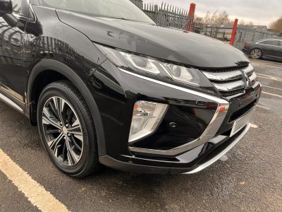 Smart repair on bumper corner of Mitsubishi car