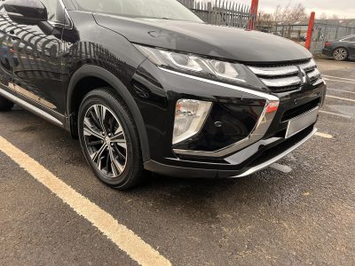 Smart repair on bumper corner of Mitsubishi car